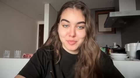 Susie online show from 12-19-25, 02:18