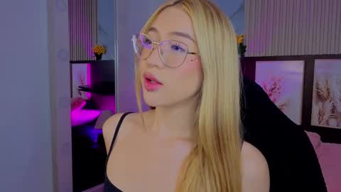 Snapshot of pink_as chatting on 09-16-25, 10:00 pink_as online show from 09-16-25, 10:00