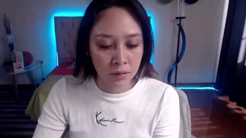pink_blossom_ online show from 09-12-25, 02:39
