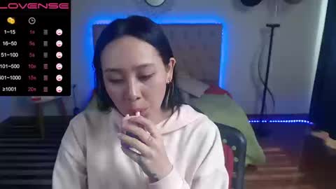 pink_blossom_ online show from 09-16-25, 02:18