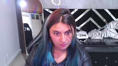 Pink online show from 06-25-26, 04:22