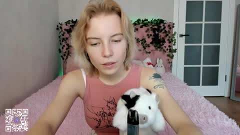 pink_lila18 online show from 11-25-25, 08:25