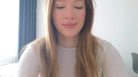 Snapshot of pink_rosee_ chatting on 04-01-26, 03:18 online show from 04-01-26, 03:18