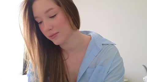 Snapshot of pink_rosee_ chatting on 05-02-26, 03:22 online show from 05-02-26, 03:22