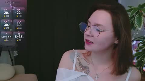 Snapshot of pink_seagull chatting on 01-02-25, 05:07 Eva online show from 01-02-25, 05:07