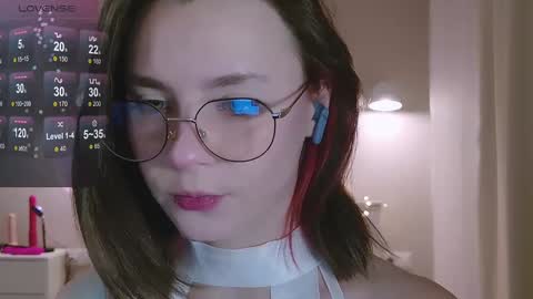 Snapshot of pink_seagull chatting on 01-12-25, 05:01 Eva online show from 01-12-25, 05:01