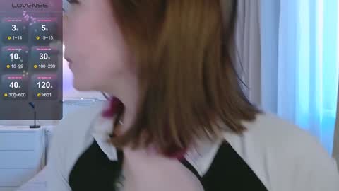 Snapshot of pink_seagull chatting on 01-28-25, 10:45 Eva online show from 01-28-25, 10:45