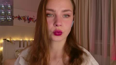Snapshot of pink_seagull chatting on 10-19-25, 05:46 Eva online show from 10-19-25, 05:46