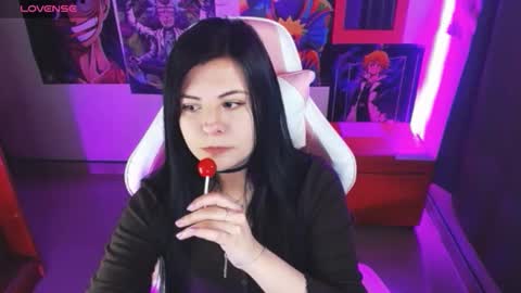 pink_yuii online show from 10-19-25, 01:17