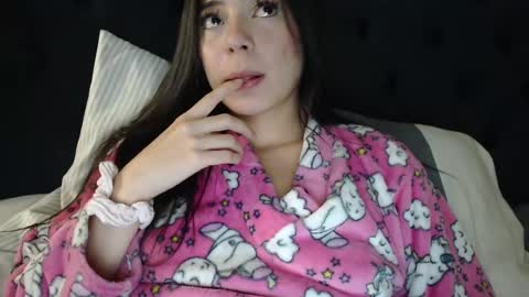 Snapshot of pinkcotton chatting on 12-12-24, 11:14 Soft online show from 12-12-24, 11:14