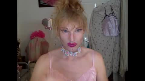 Snapshot of pinkfag chatting on 03-08-25, 12:20 pinkfag online show from 03-08-25, 12:20