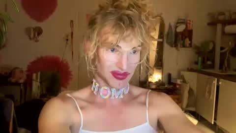 Snapshot of pinkfag chatting on 09-10-25, 07:03 pinkfag online show from 09-10-25, 07:03