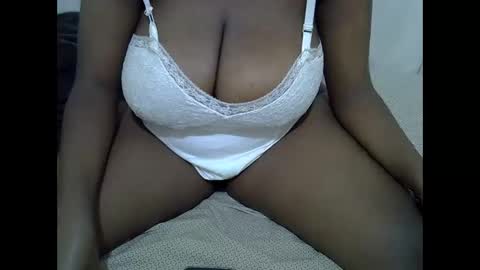 Snapshot of pinkiec4 chatting on 09-26-25, 11:03 Kim20 online show from 09-26-25, 11:03