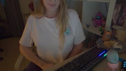 pinkladyx2 online show from 10-26-25, 01:11