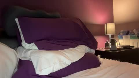 Snapshot of pinkrhino3 chatting on 01-11-26, 11:32 pinkrhino3 online show from 01-11-26, 11:32