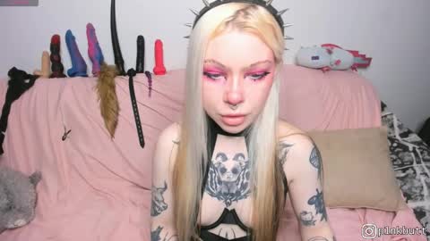 Helen Goat online show from 05-20-26, 04:07