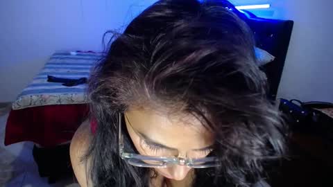 VIOLETA LOPEZ online show from 01-17-25, 01:15