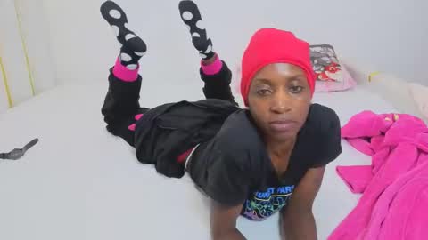 Snapshot of pinky_winky2 chatting on 09-19-25, 06:30 pinky_winky2 online show from 09-19-25, 06:30