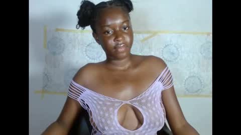 Snapshot of pinkykiki_247 chatting on 11-02-25, 10:28 pinkykiki_247 online show from 11-02-25, 10:28