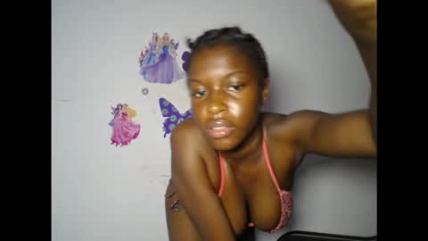 pinkykiki_247 online show from 02-14-26, 08:27