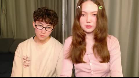 Li long hair and Ru short hair online show from 05-30-26, 09:01