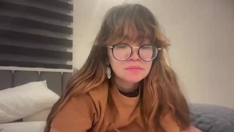 Snapshot of pinkyrosexx chatting on 06-09-26, 10:43 Rose online show from 06-09-26, 10:43
