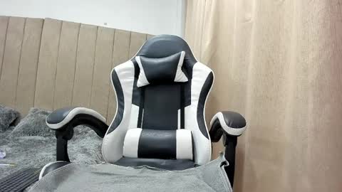 Snapshot of pipe_hot04 chatting on 04-11-26, 07:45 pipe hot04 online show from 04-11-26, 07:45