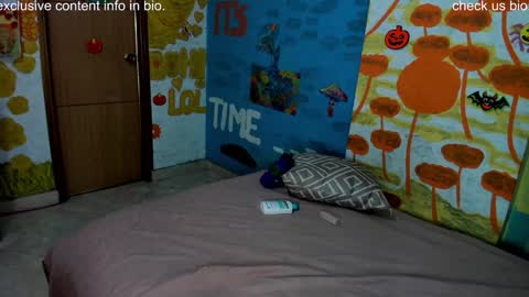 VALENTINA y PIPE online show from 12-10-24, 04:49