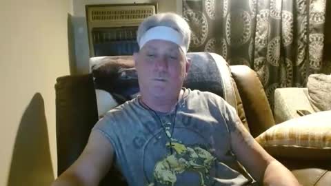 Snapshot of pirate334 chatting on 03-10-26, 03:11 pirate334 online show from 03-10-26, 03:11