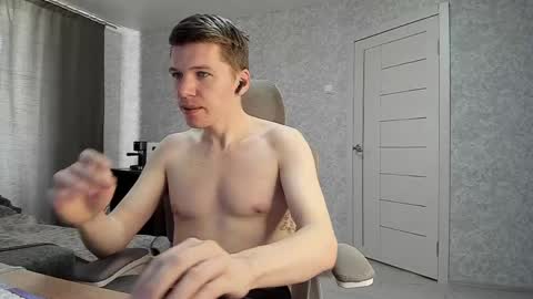 Pierre online show from 04-11-26, 07:02