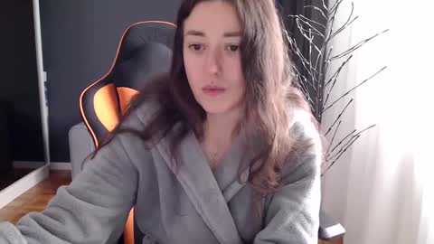 piscesgirl06 online show from 12-11-24, 09:41