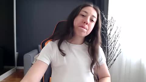 piscesgirl06 online show from 02-12-26, 06:19