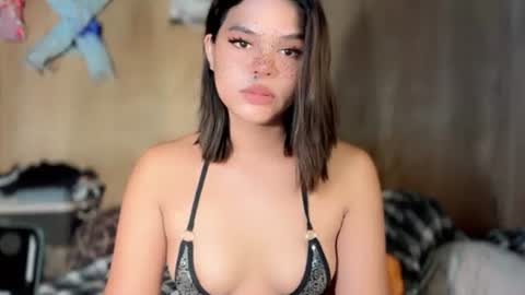 Snapshot of pititexxx69 chatting on 06-24-26, 03:16 sunshine online show from 06-24-26, 03:16