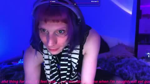 pixie_praxis online show from 12-23-24, 08:55