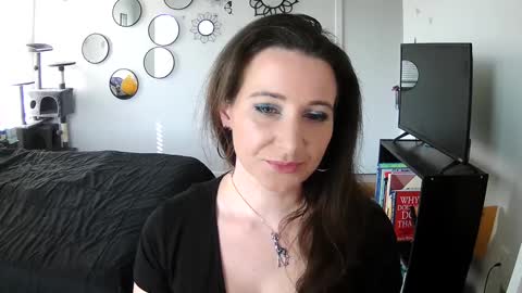 Pixie Pixels online show from 09-23-25, 06:55