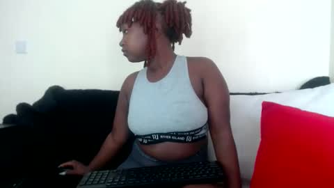 pixietease1 online show from 09-17-25, 10:39