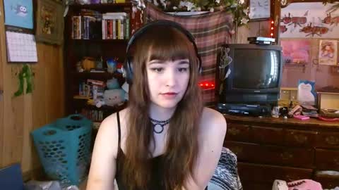 Izzy online show from 01-15-25, 05:26