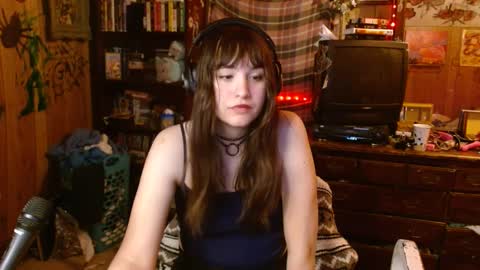 Izzy online show from 02-18-25, 01:54