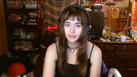 Izzy online show from 09-18-25, 04:53