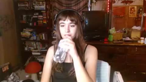 Izzy online show from 10-13-25, 06:08