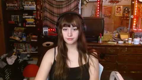 Izzy online show from 10-16-25, 03:57