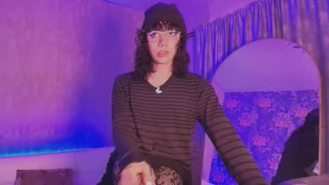 Snapshot of pixy_20 chatting on 03-19-26, 04:05 cris online show from 03-19-26, 04:05