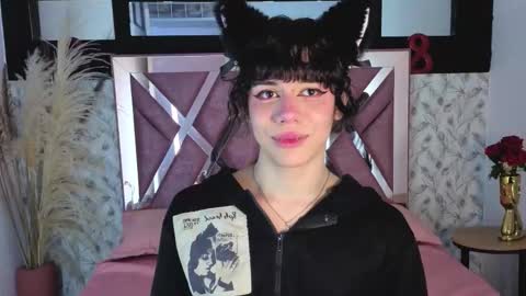 Snapshot of pixy_20 chatting on 03-20-26, 02:11 cris online show from 03-20-26, 02:11