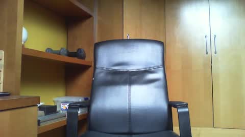 Snapshot of pl4yer21 chatting on 06-15-26, 05:37 pl4yer21 online show from 06-15-26, 05:37