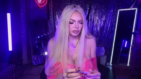 Dumb bimbo fuck doll online show from 09-12-25, 12:00