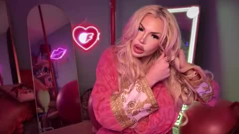 Snapshot of plasticfuckdoll chatting on 10-23-25, 02:33 Dumb bimbo fuck doll online show from 10-23-25, 02:33