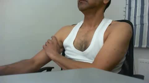 Snapshot of platino3026 chatting on 04-08-26, 05:07 platino3026 online show from 04-08-26, 05:07