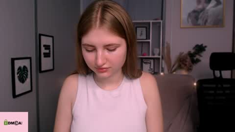 Sophie online show from 01-04-25, 04:32