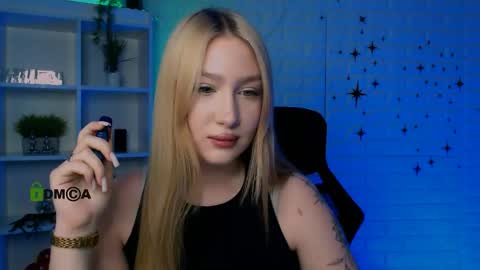Sophie online show from 05-26-26, 07:21