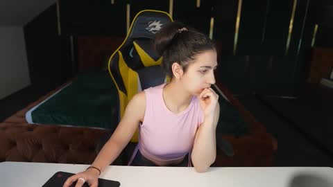 Snapshot of playhard054 chatting on 03-31-26, 10:26 Lana online show from 03-31-26, 10:26